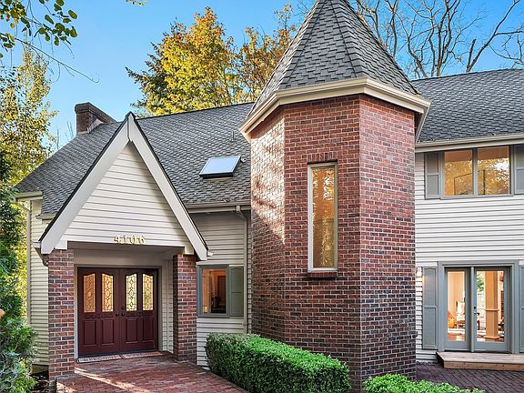 2nd image of 4106 Lake Washington Boulevard NE
