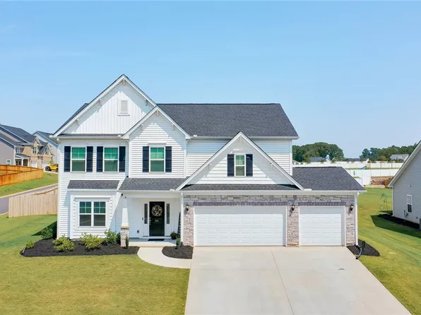 501 S Oak Crest Dr, Belton, SC 29627