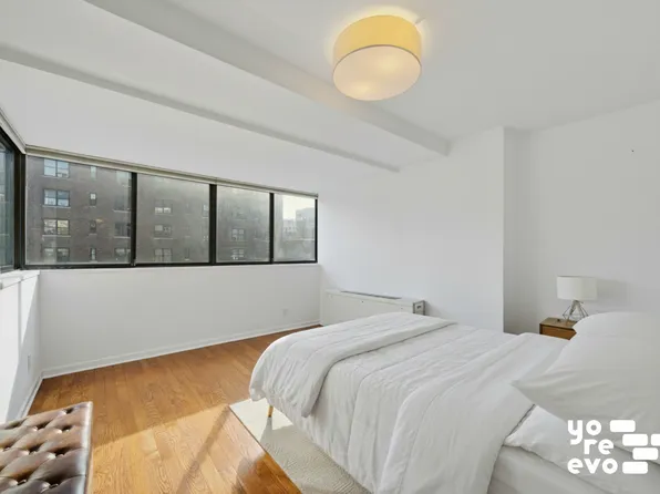 142 East 16th Street image 3 of 7