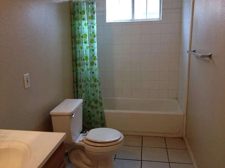 7620 Oak Chase — Photo 4