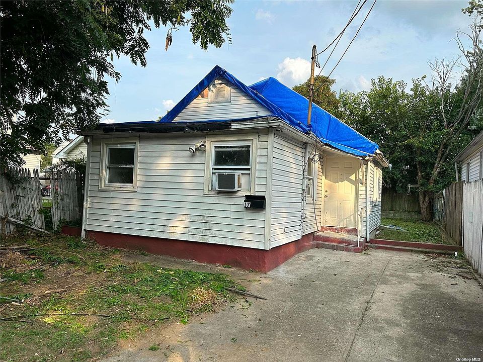1st image of 17 Roquette Avenue
