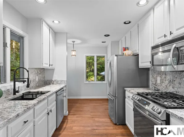 18 Horsepasture River Court, Sapphire, NC 28774
