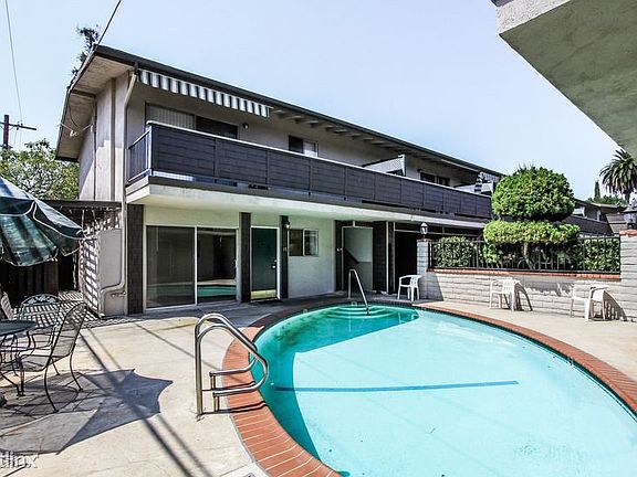 002-Pool-692884-mls