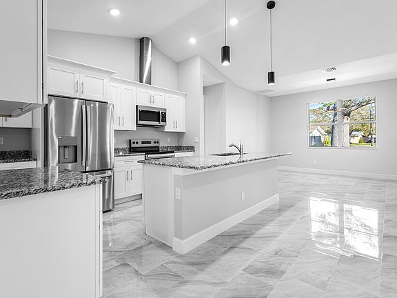 3rd image of 1502 Pine Hollow Drive