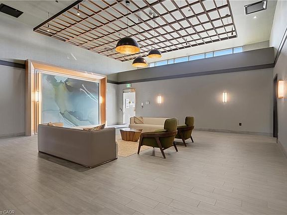 4th image of 450 Dundas St E #425