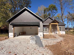 517 Mill Spgs, Coatesville, IN 46121