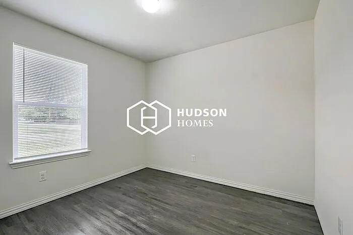 1805 Wellington St — Photo 9