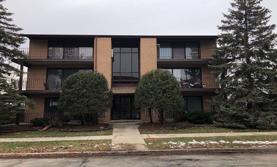 1st image of 19514 Lake Shore Dr