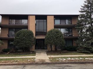 19514 Lake Shore Dr, Lynwood, IL 60411