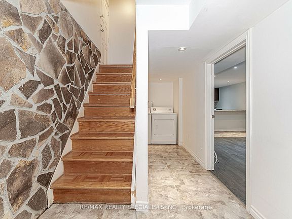 5th image of 3430 Galena Cres