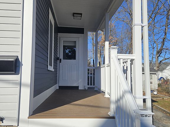 2nd image of 7 Howland Ct Floor 1