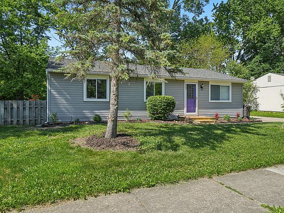 3rd image of 2121 Champagne Dr
