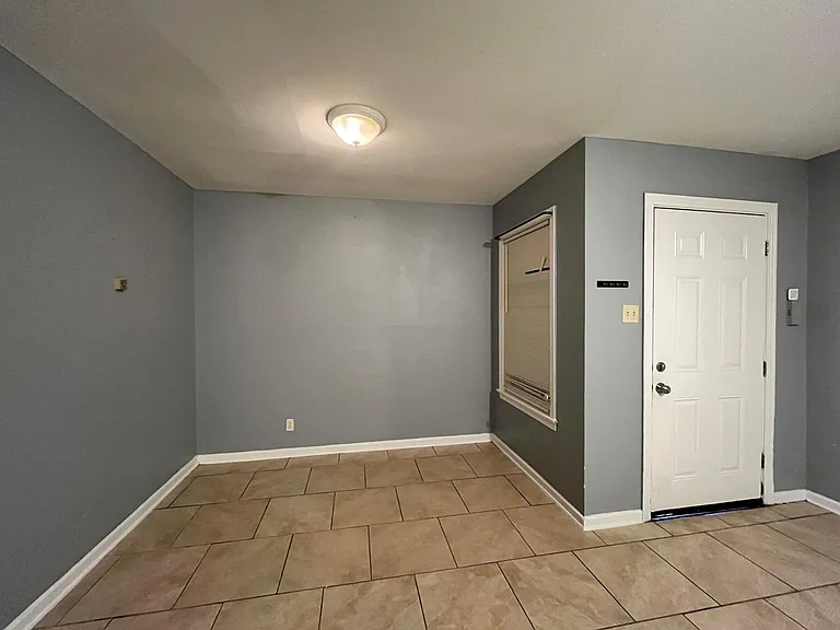 4213 Lowman St — Photo 4