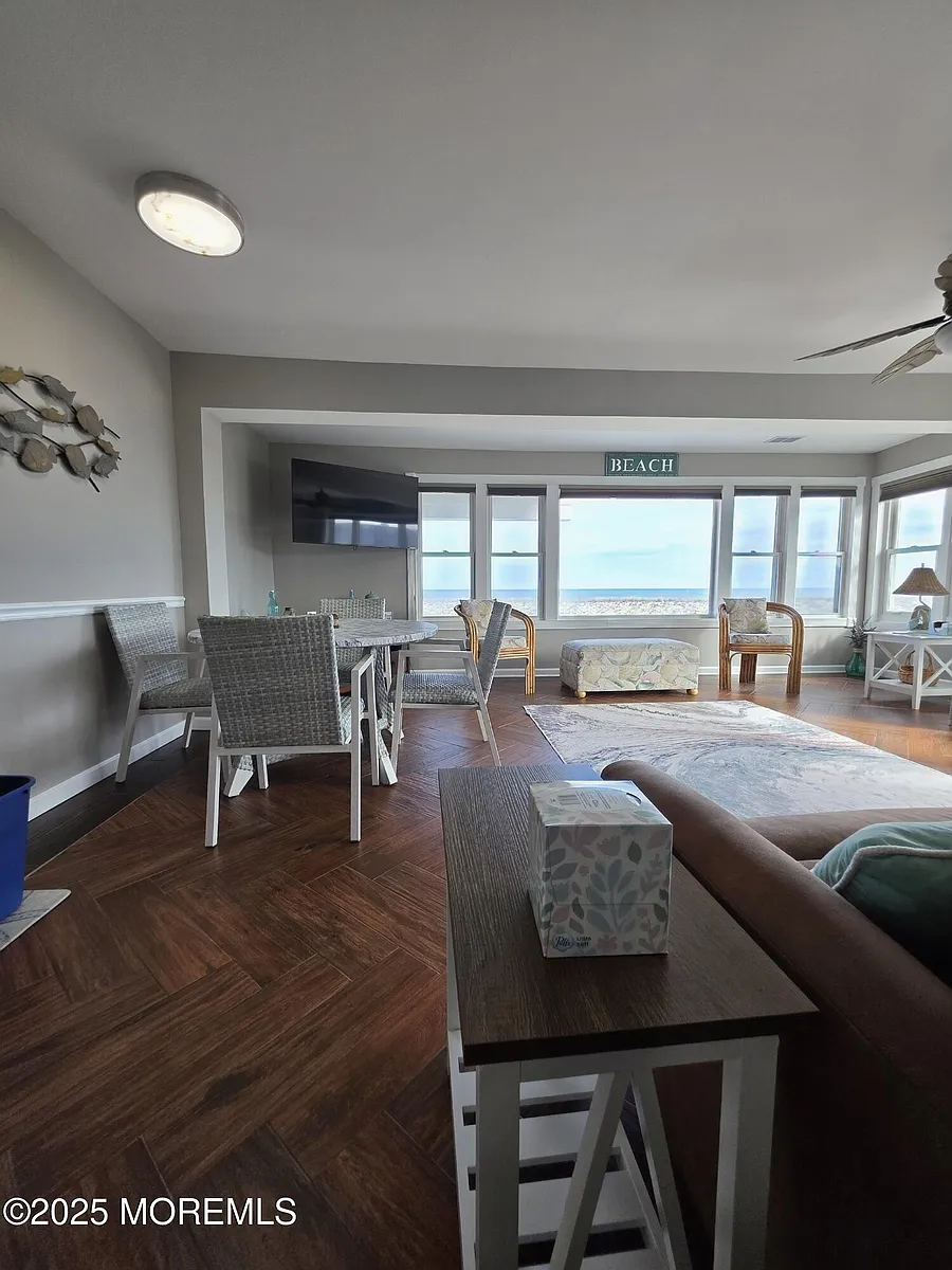 Building Photo - 42 Dune Ter