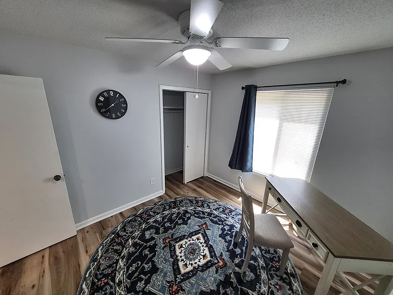 327 Laurens St SW #E10 — Photo 12