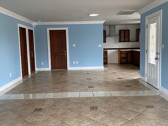 2nd image of 4541 Saint Elmo Dr