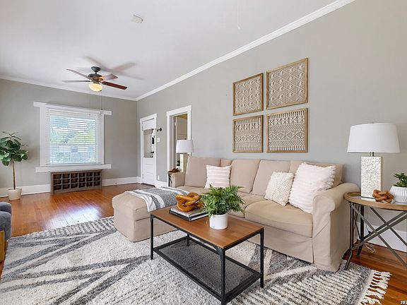 5th image of 608 E MISTLETOE AVE