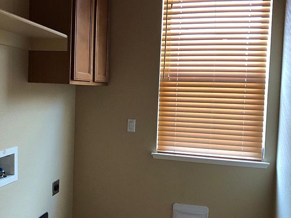 3rd image of 1214 Camden Way