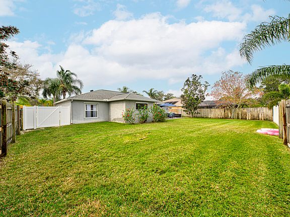 4th image of 1423 Laramie Cir