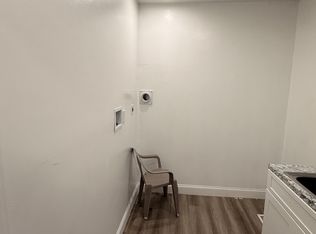 23 Whitcomb St APT 1, Webster, MA 01570