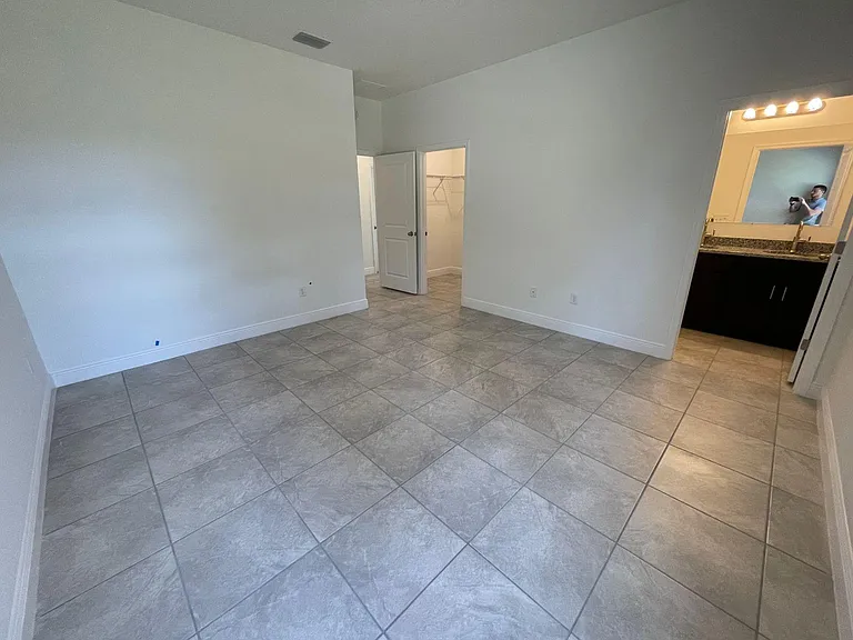 SW 29th Avenue Rd — Photo 13