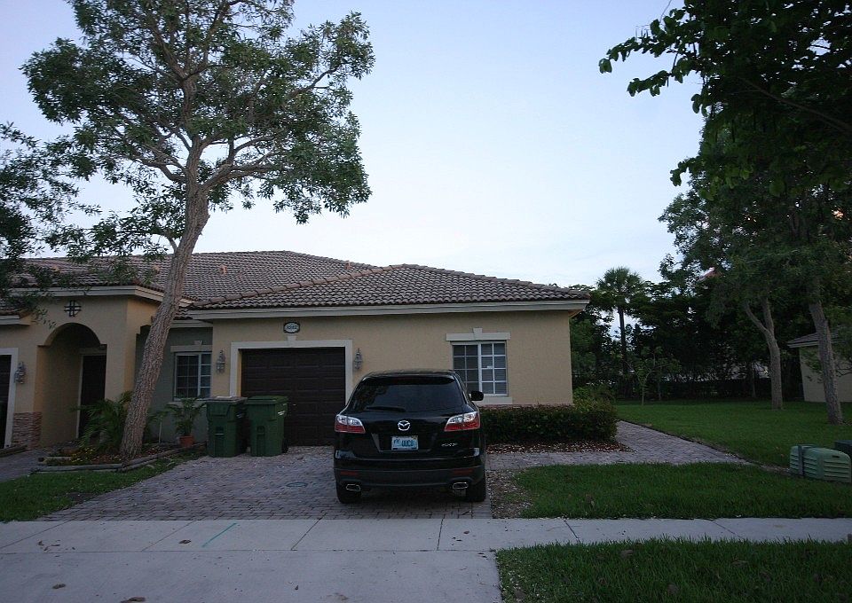 1st image of 3242 NE 11th Dr