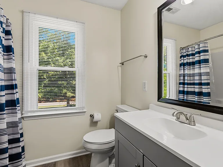 401 Redpath Dr — Photo 32