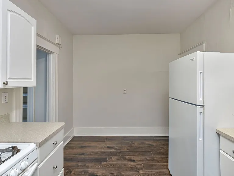 2360 NW Glisan St — Photo 8