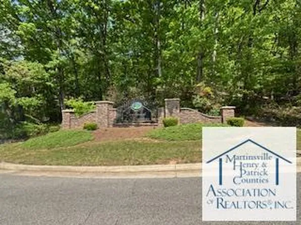 1 Summit Dr, Rocky Mount, VA 24151