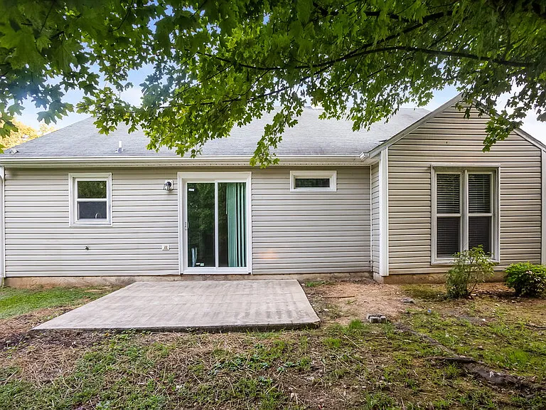 1309 Southwind Ct SW — Photo 15