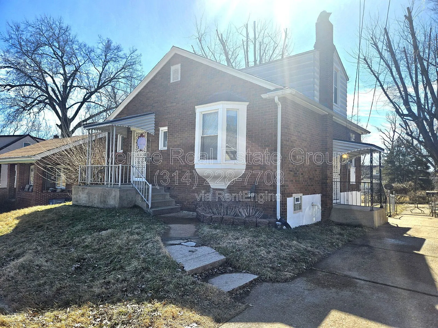 2 bed, 1.0 bath, 905 sqft, $1,075 — Photo 2