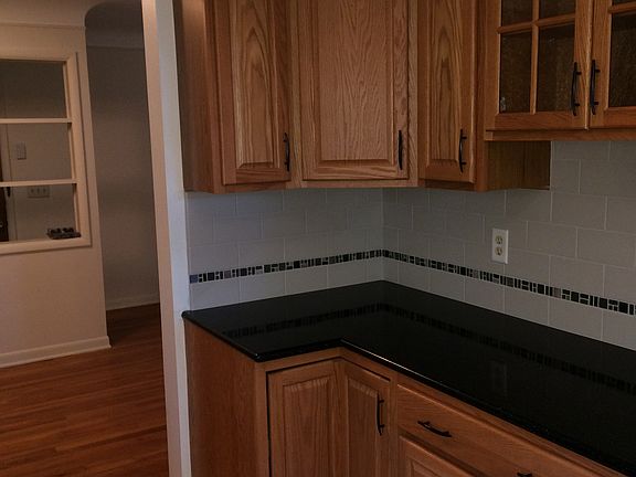 3rd image of 1640 Argyle Cres