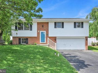 4176 Magnolia Dr, Mount Joy, PA 17552