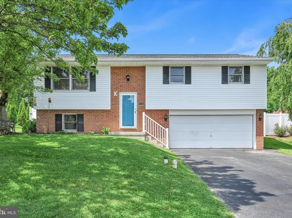 4176 Magnolia Dr, Mount Joy, PA 17552