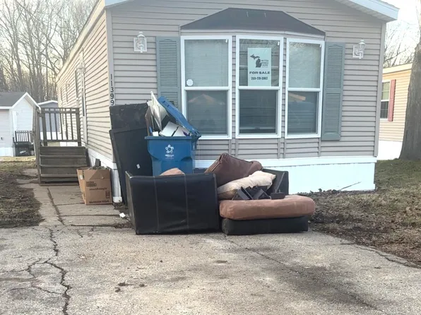 11399 Maple Ct, Allendale, MI 49401