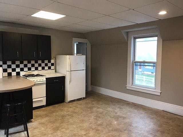 2nd image of 1107 Bridge St Ste 4