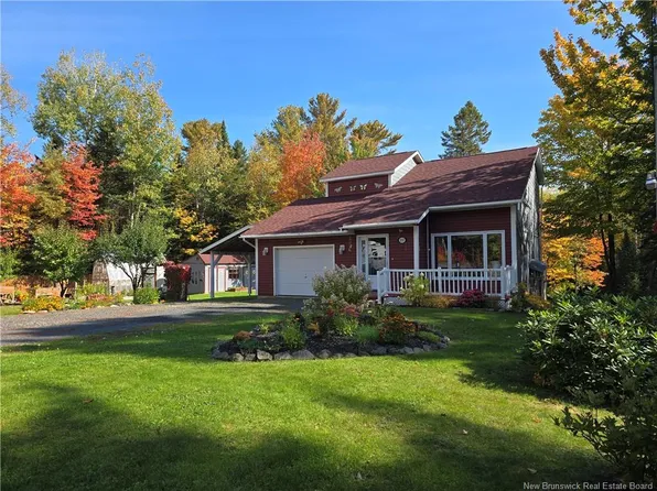 2737 Middle River Rd, Bathurst, NB E2A 6M7