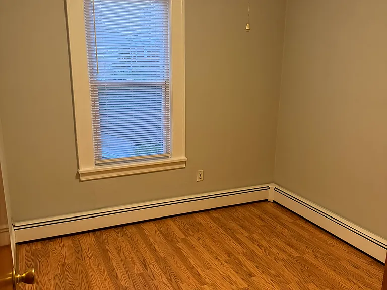 120 Plauderville Ave — Photo 8