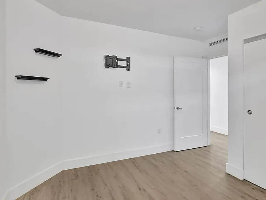 1 bed, 818 sqft, $1,900 — Photo 3