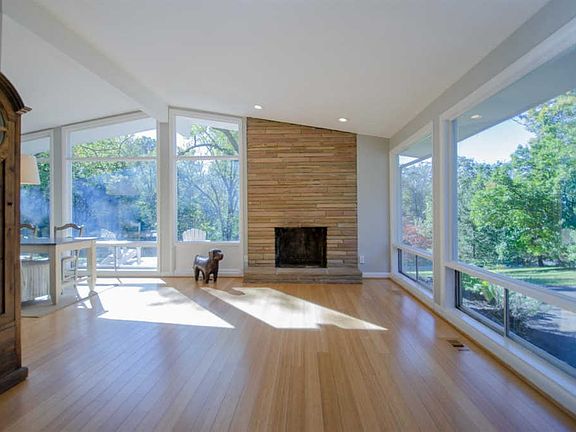5th image of 5836 Forestway Ln