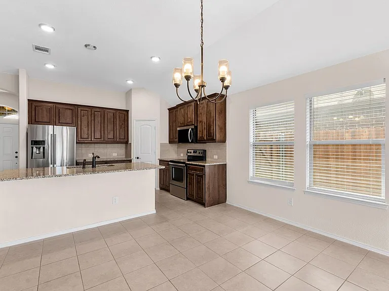 2120 Blakely Ct — Photo 11