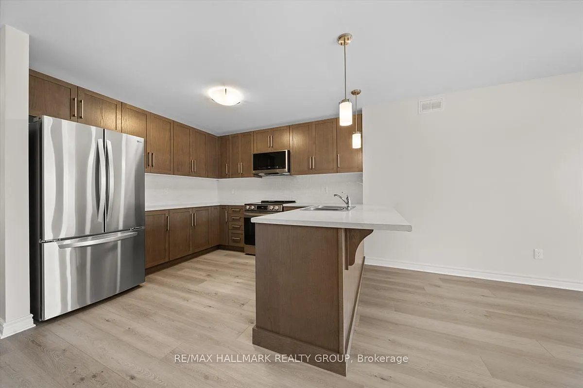 3 bed, $2,550 — Photo 4