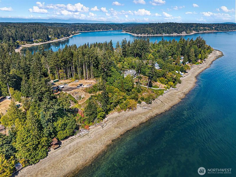 5th image of 6809 Cliff Avenue SW
