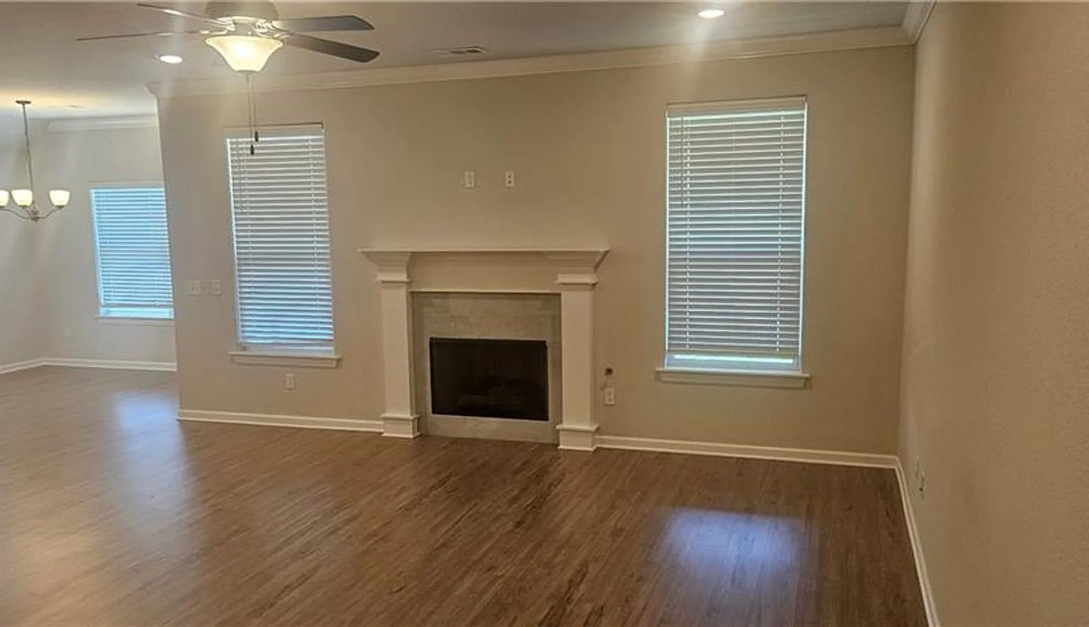 Nice Home in Farmington Close to Schools — Photo 2