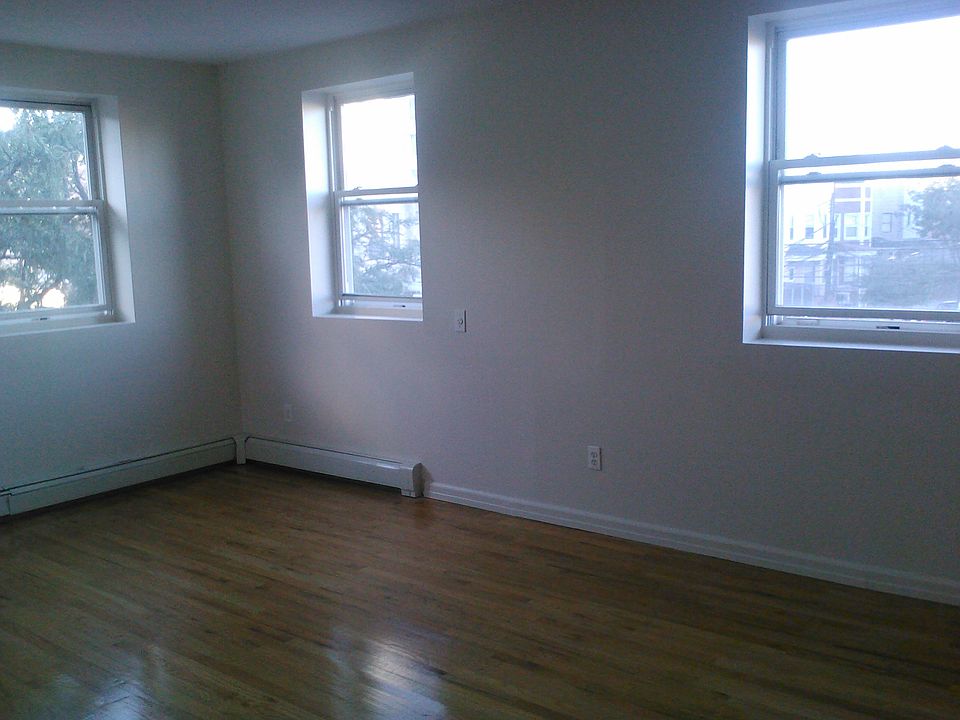 1st image of 1210 31st Dr #2F