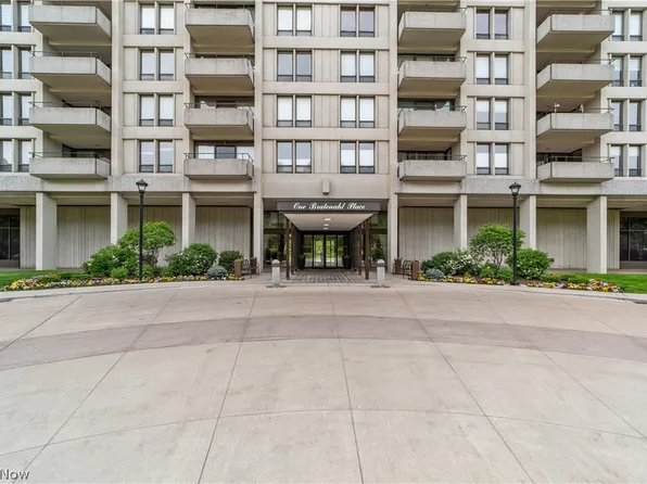 1 Bratenahl Pl APT 1101, Cleveland, OH 44108