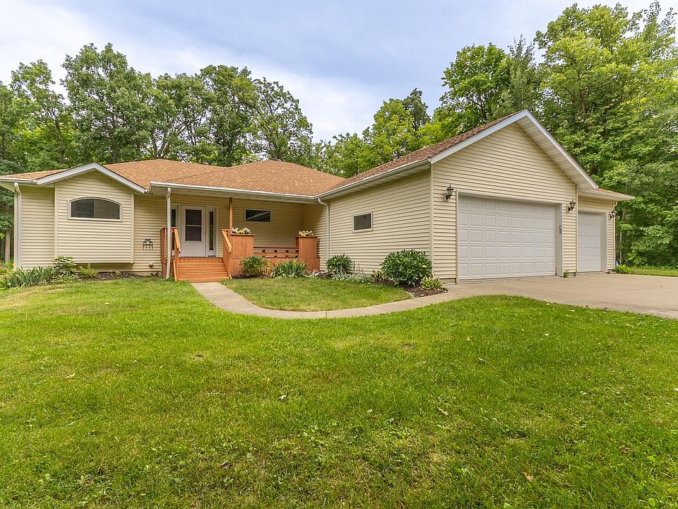 1st image of 18400 Shorewood Ct NW