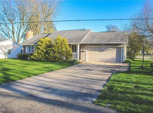 1186 Stark Dr, Alliance, OH