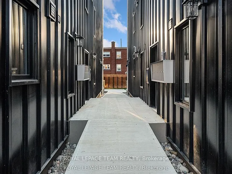 366 Winona Ave #3 — Photo 19