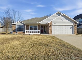 5305 S Maple Pl, Broken Arrow, OK 74011